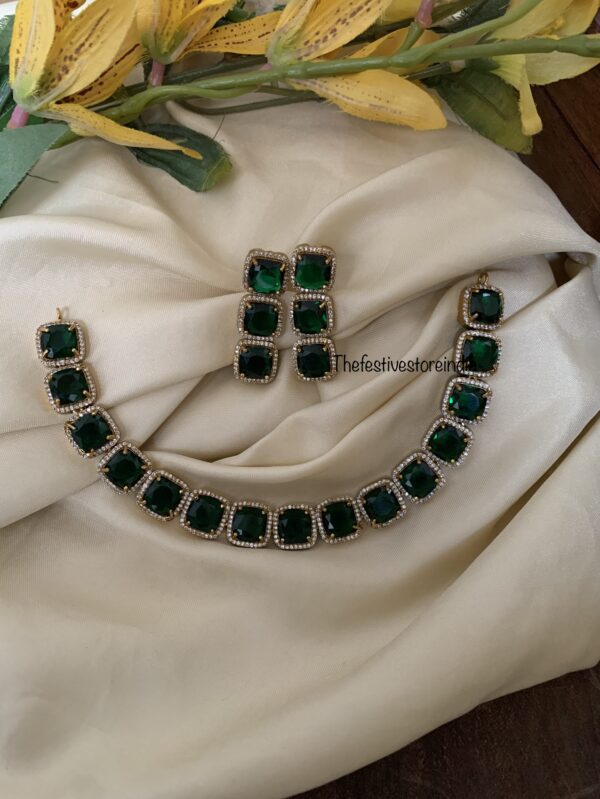 Block emerald necklace/choker set