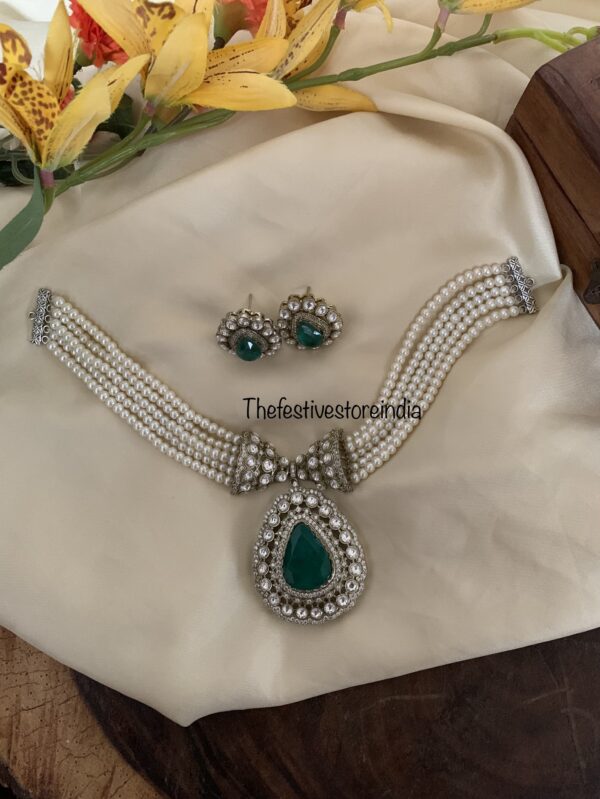 Victorian Green and pearls necklace set