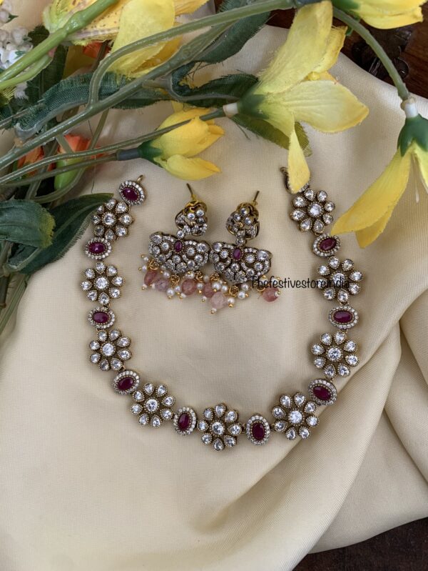 Floral maroon Victorian necklace set