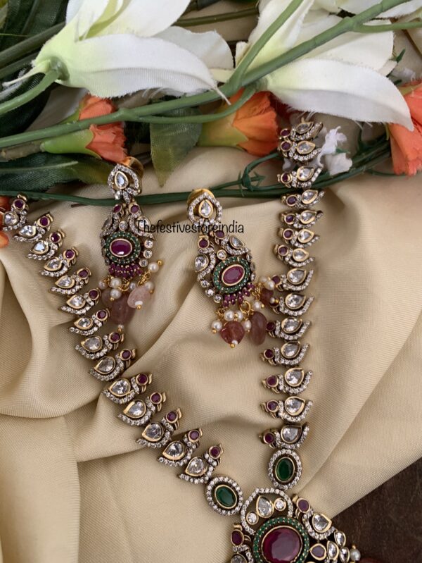 Mauve/pink beads budgeted victorian necklace set