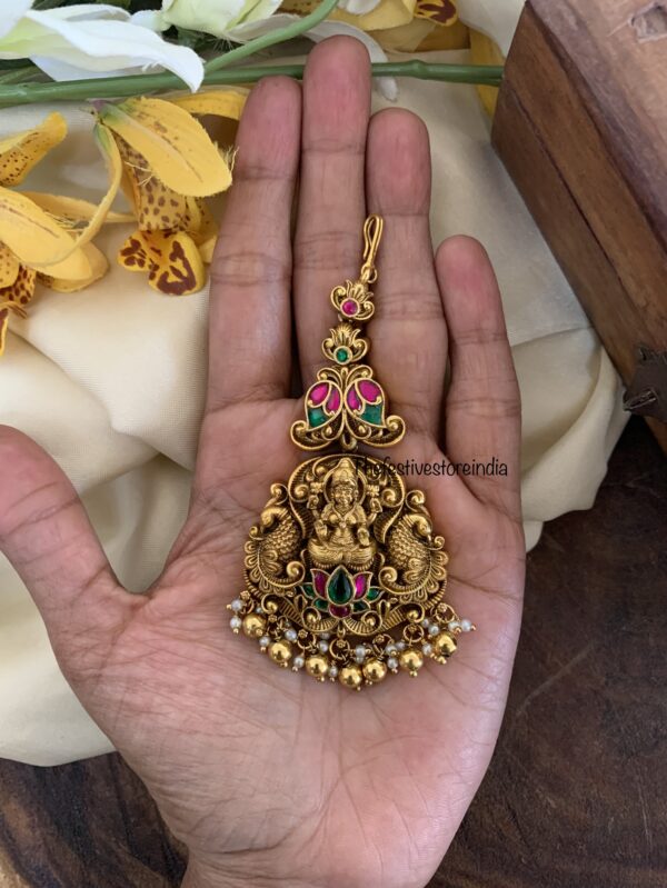 Bridal Lakshmi gold maangtikka