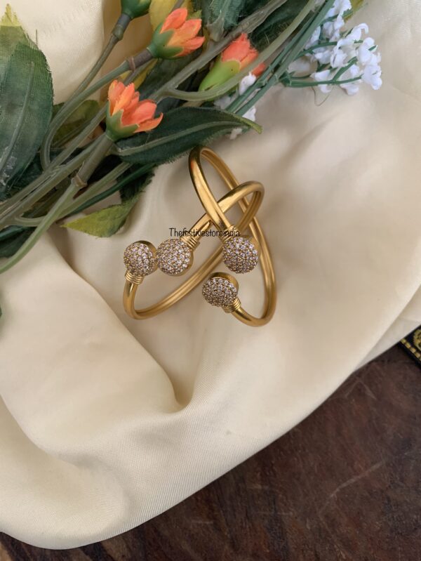Set of 2 AD round kada ( Free size)