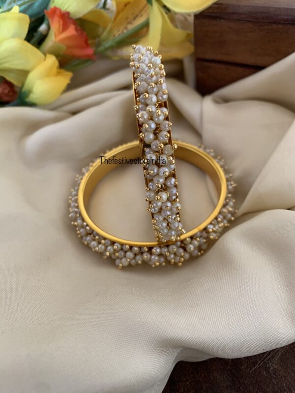 Budgeted cluster pearl bangles