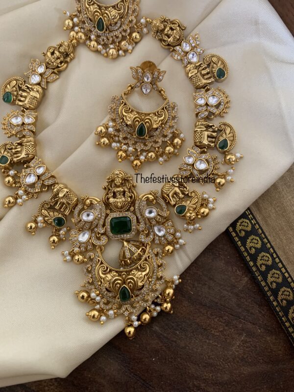 Gold Lakshmi ambaari chandbali set