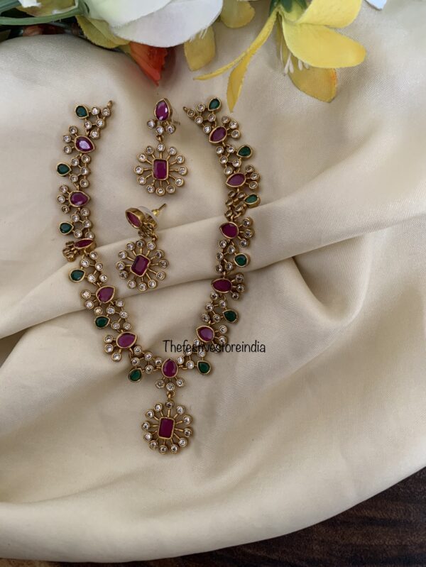 Attigai kemp necklace set