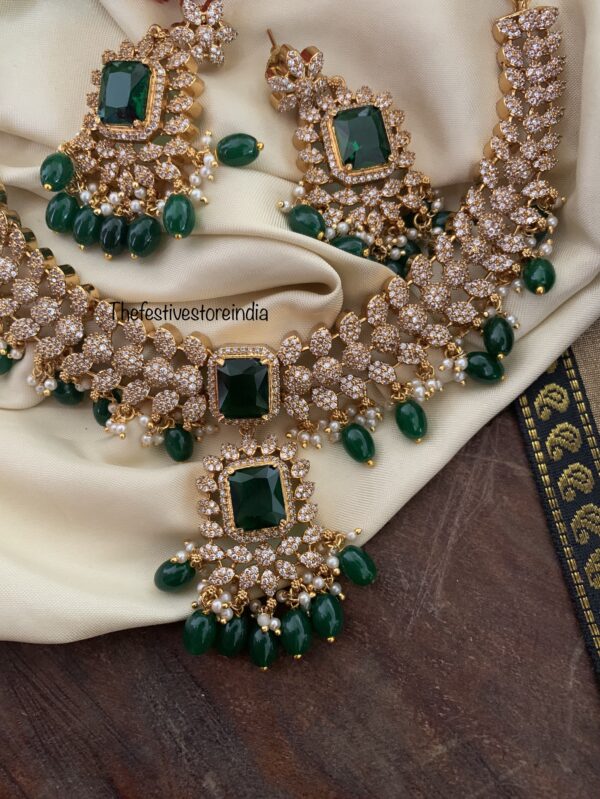 Budgeted Gold finish green drops Victorian set
