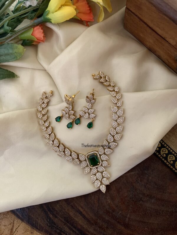 Leafy Emerald stone AD set