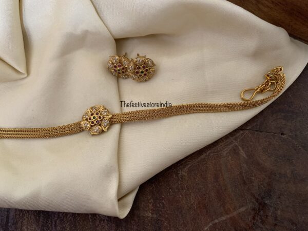 Floral motif choker set