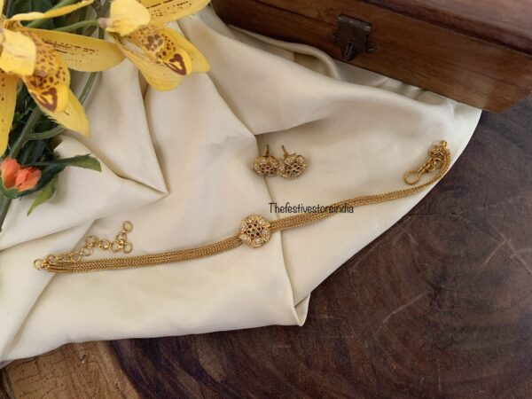 Floral motif choker set
