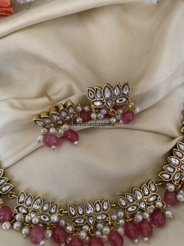 Jadau mauve beads lotus set