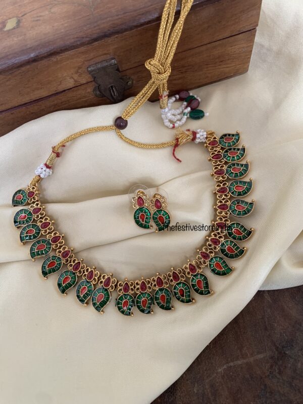 Budgeted Matte maanga necklace set