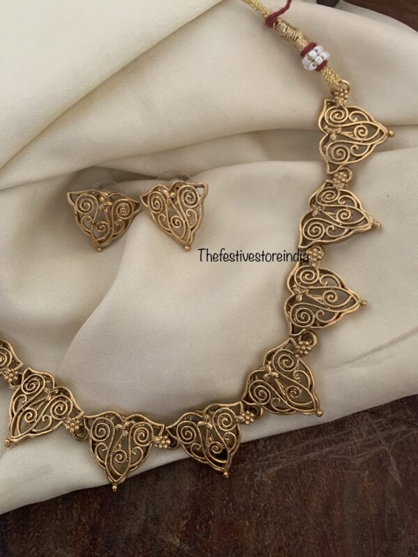 Budgeted all gold carved choker/necklace set