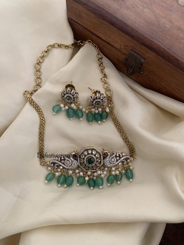 Minimalist Victorian green drops choker set