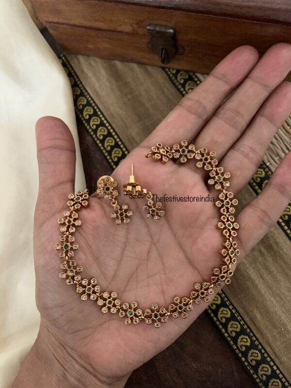 Minimalist floral choker / necklace set (Kids friendly)