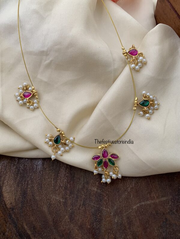 Jadau minimalist floral pendant chain