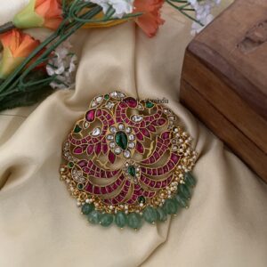 Unisex Jadau pendant with pastel green drop beads