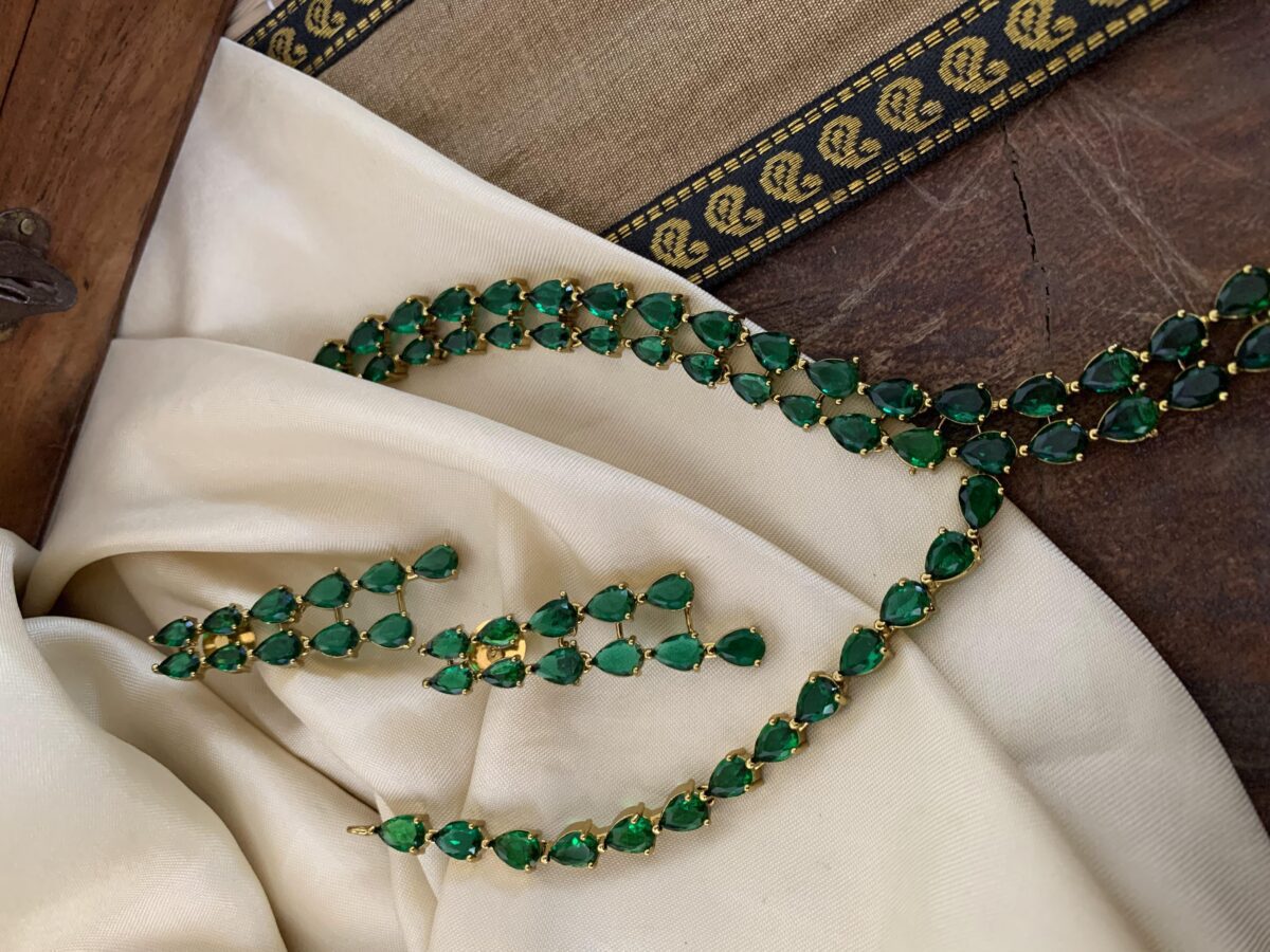 Contemporary green stone necklace set
