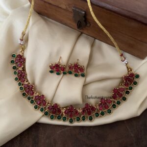Budgeted Matte kemp and green stone necklace set