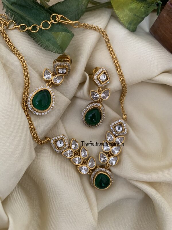 Emerald pendant short set