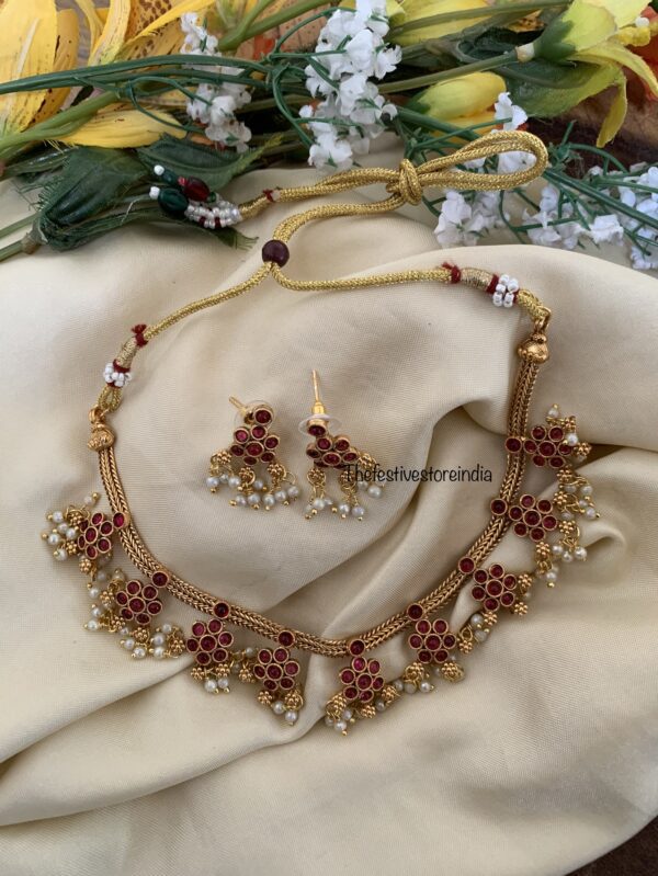 Budgeted kemp gejje necklace set
