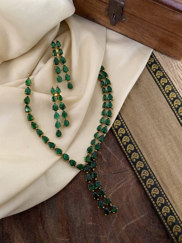 Contemporary green stone necklace set