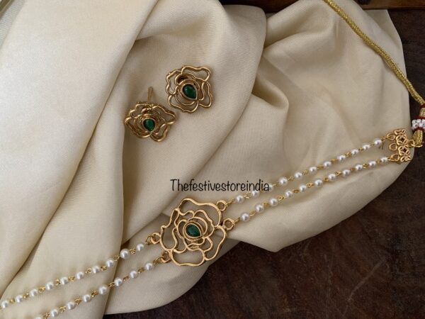 Budgeted ROSE choker set