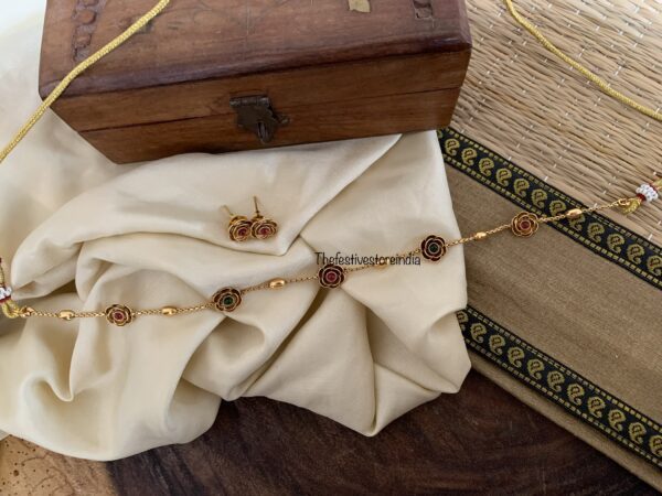 Matte ROSE motif choker set
