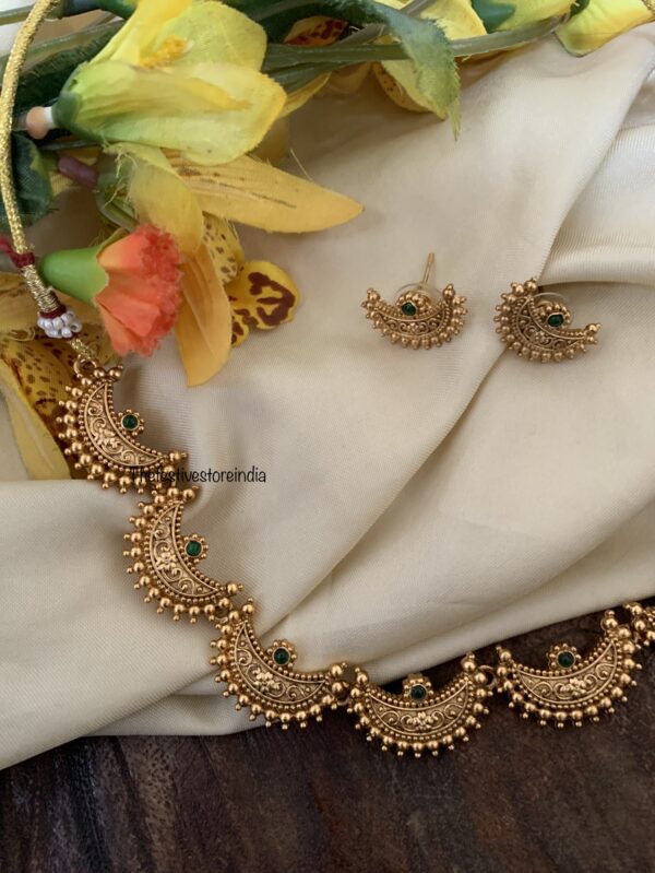Budgeted matte chand set