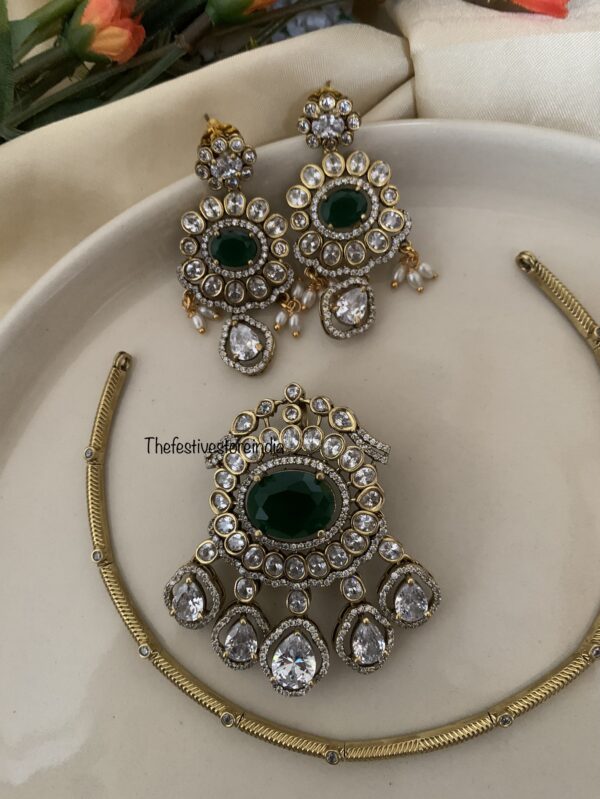Victorian detachable pendant hasli set