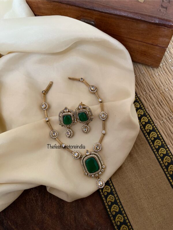 Green pendant victorian necklace set