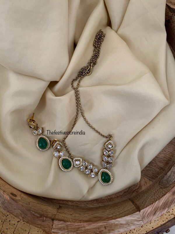 Victorian budgeted emerald drops set