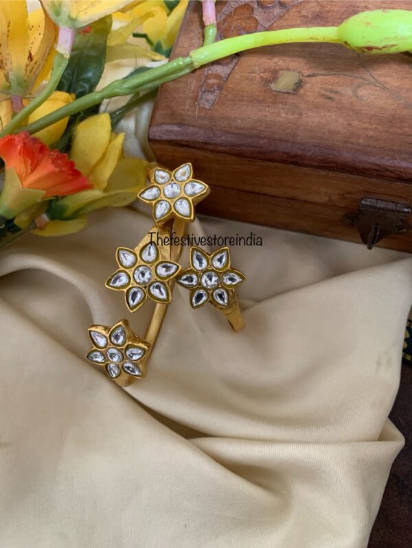 Jadau Set of 2 floral kada - White ( Free size)