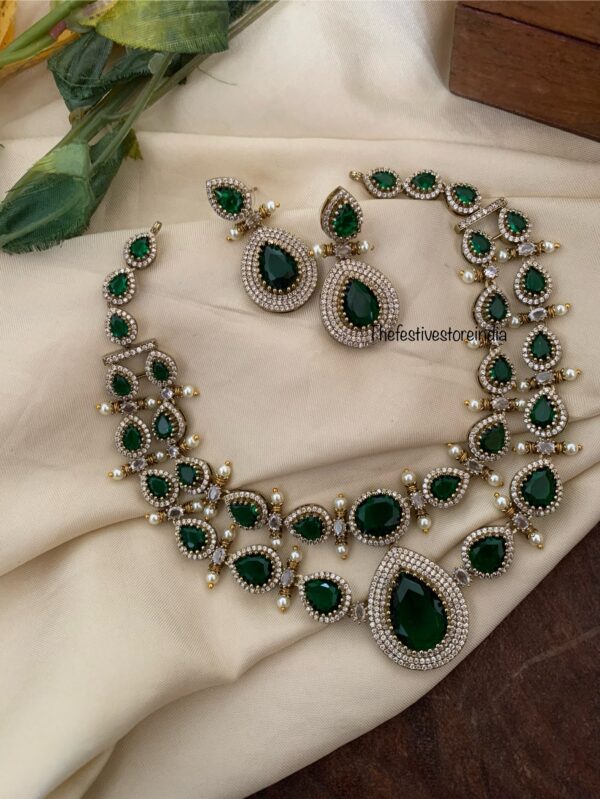 2 layer Victorian Emerald set