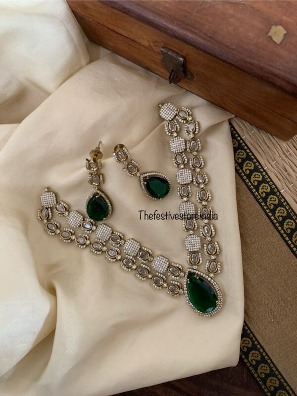 2 layer emerald drop victorian set