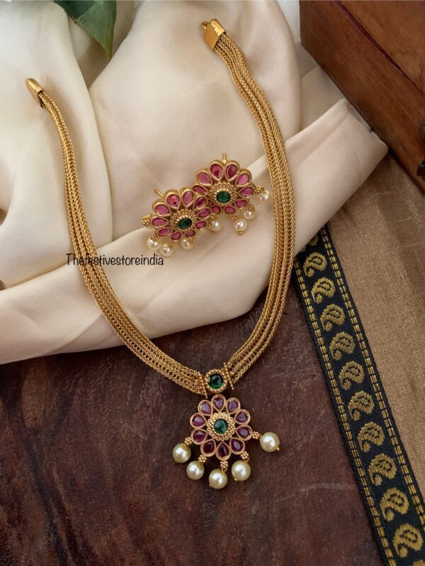 Budgeted Flower attigai necklace set