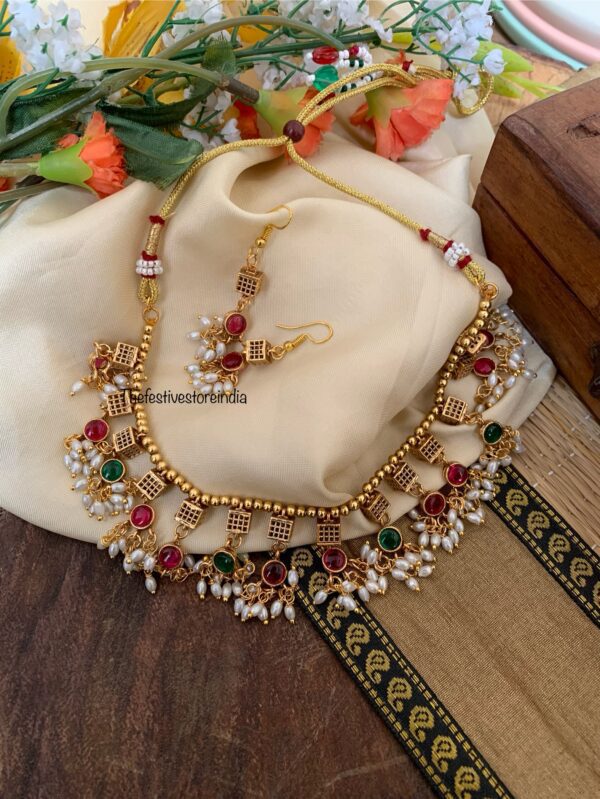 Budgeted blocks rice pearls with hook earrings set