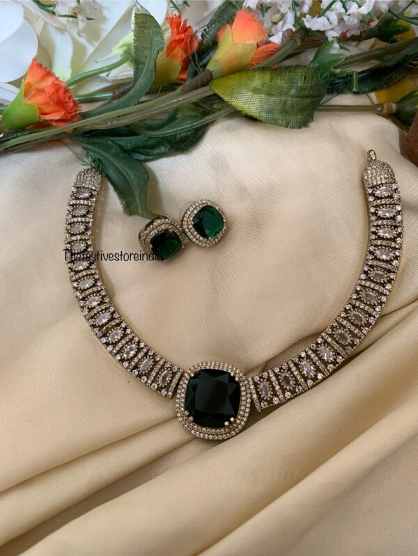 Emerald stone Victorian necklace set