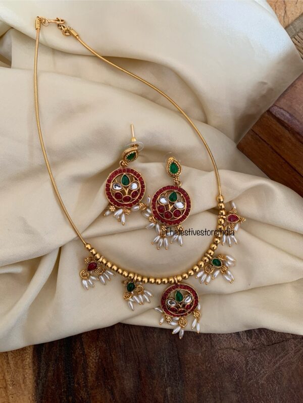 Budgeted wire style necklace set