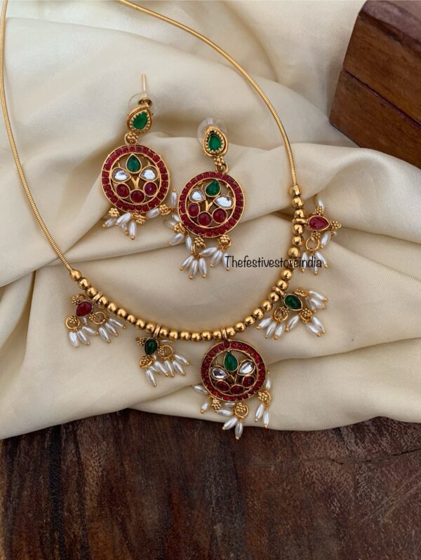 Budgeted wire style necklace set