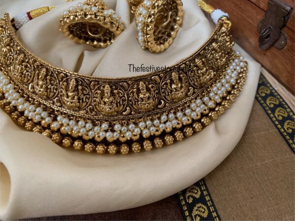 Bridal cluster pearls lakshmi choker set
