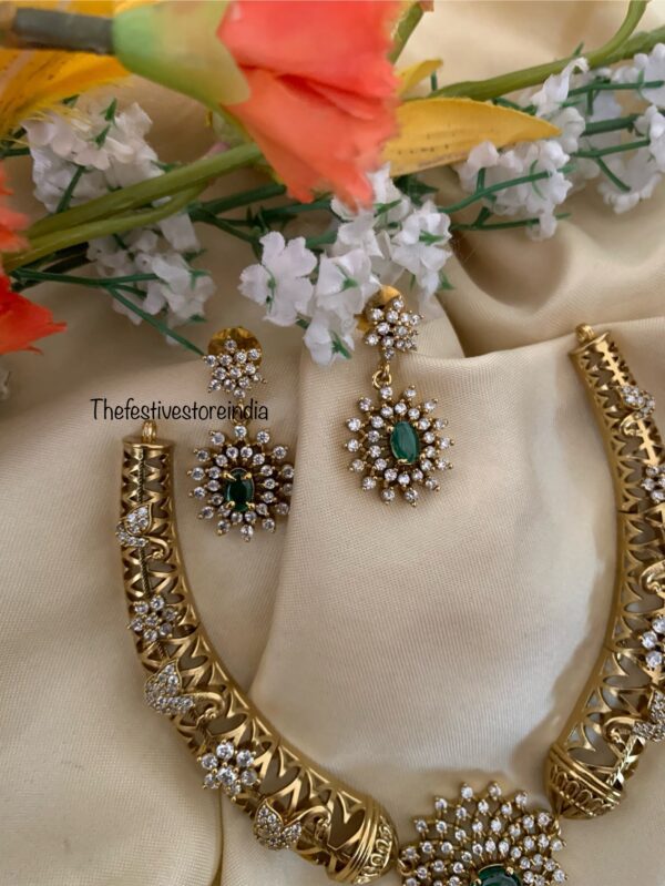 Diamond look alike hasli set