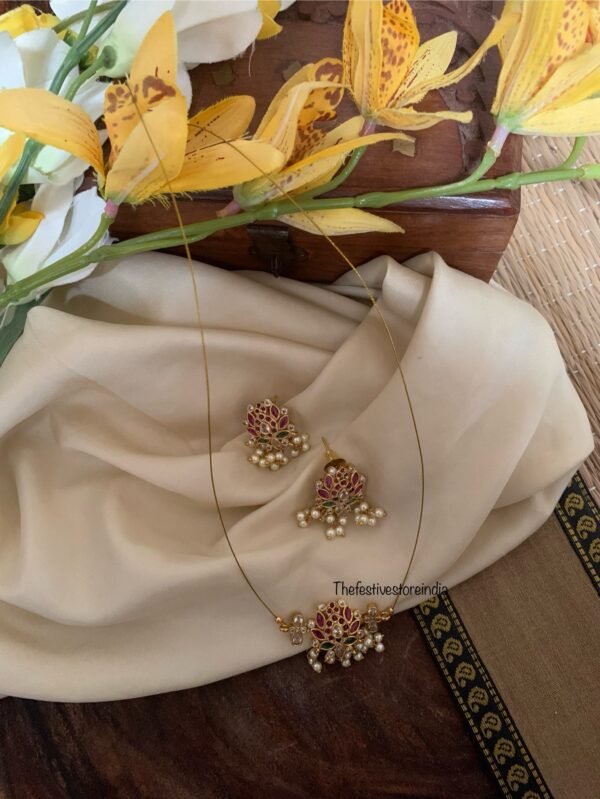 42 cms Invisible chain budgeted lotus necklace set