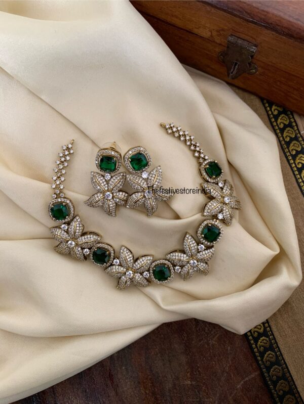 Budgeted floral EMERALD Victorian necklace set