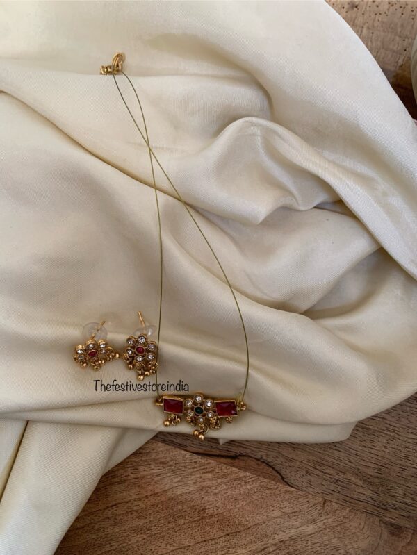 Invisible chain budgeted gejje necklace set