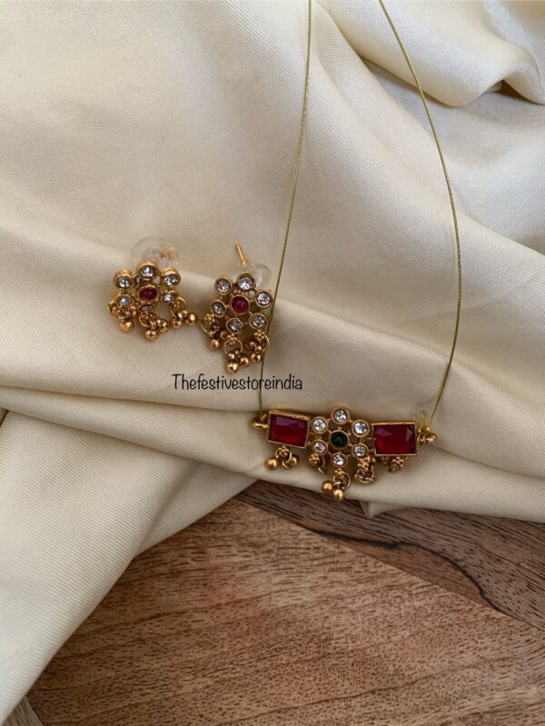 Invisible chain budgeted gejje necklace set