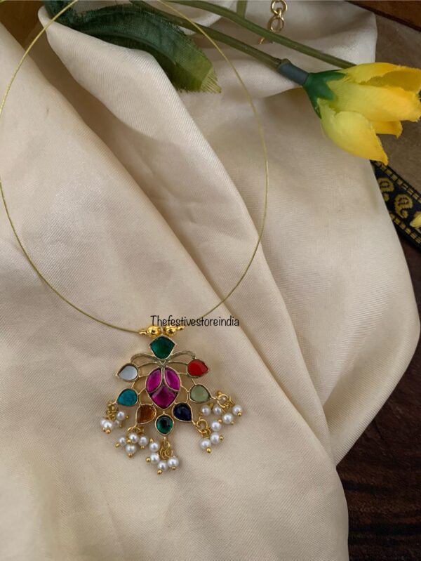 Jadau minimalist Navarathna pendant chain