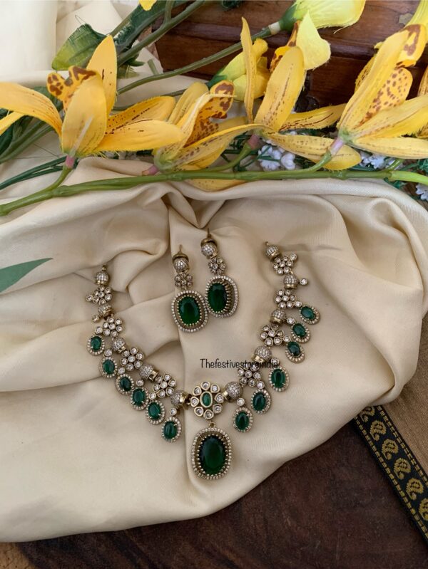 Emerald drops Victorian necklace set