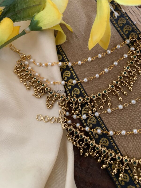 Antique gold pearls ear chain - Green