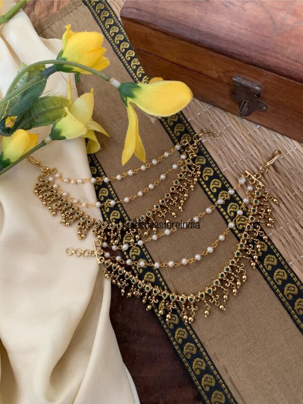 Antique gold pearls ear chain - Green