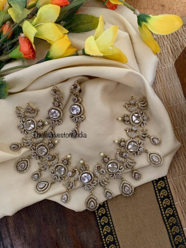 Designer Victorian necklace set - White